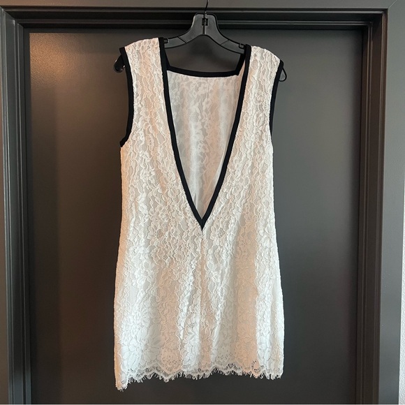 Helsa The Lace Mini Dress in White Size Small Helsa The Lace Mini Dress in White Size Small